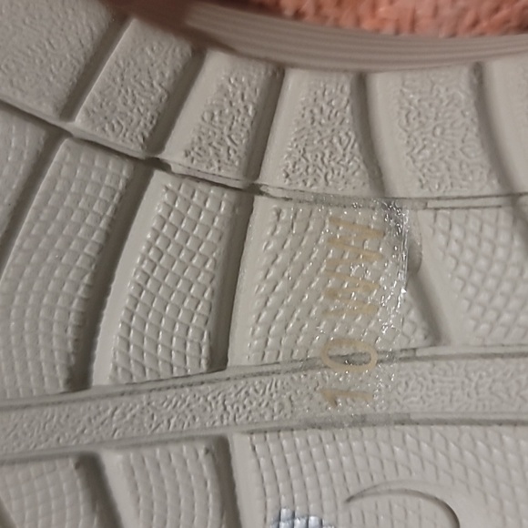 Easy Spirit's crisscross slip-on sandals. Lightweight. Contoured Footbed Sz 10WW - Picture 7 of 9